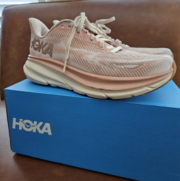 Hoka Clifton 9 women's size 7 - Picture 14 of 15